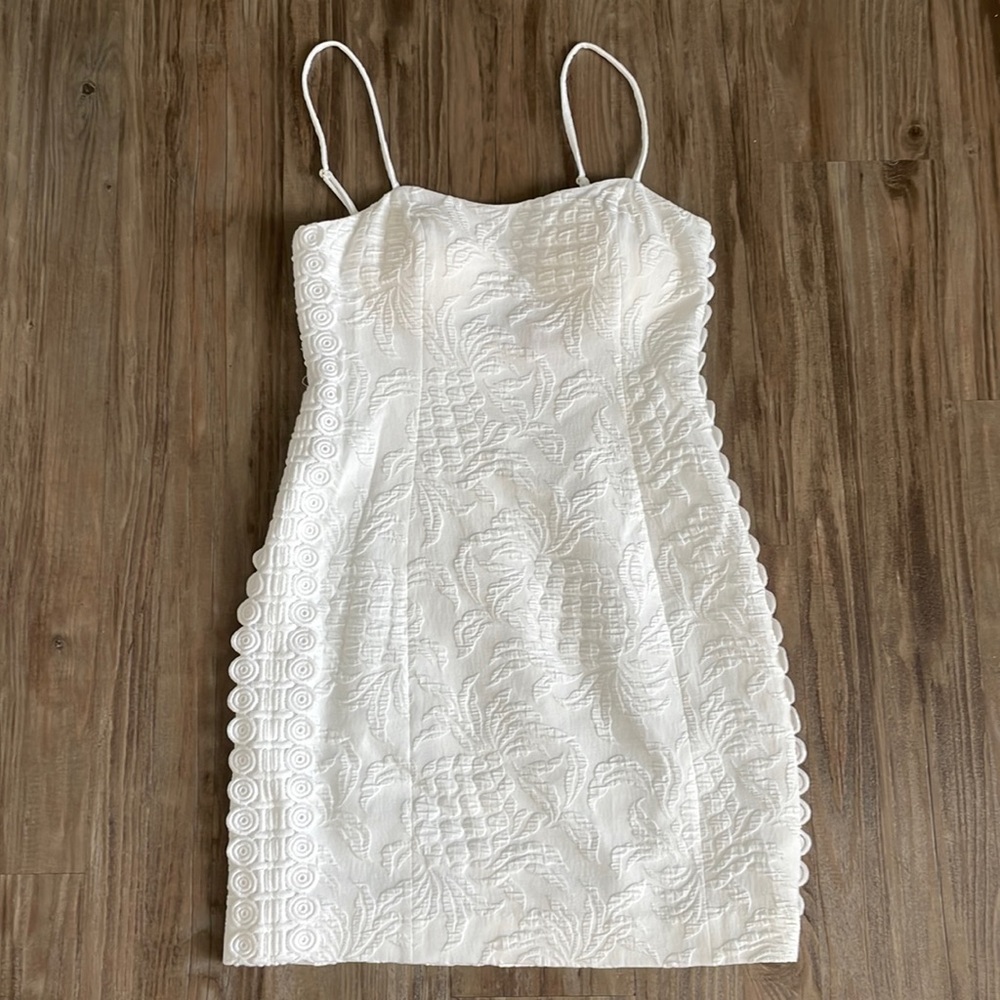 While Lily Pulitzer Dress Size 4. Never worn before
